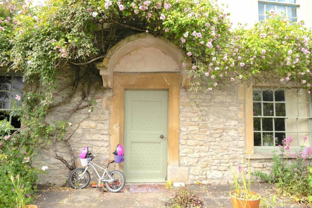 Lovely Property In The Heart Of Somerset, Sleeps 9 Shepton Mallet Bagian luar foto