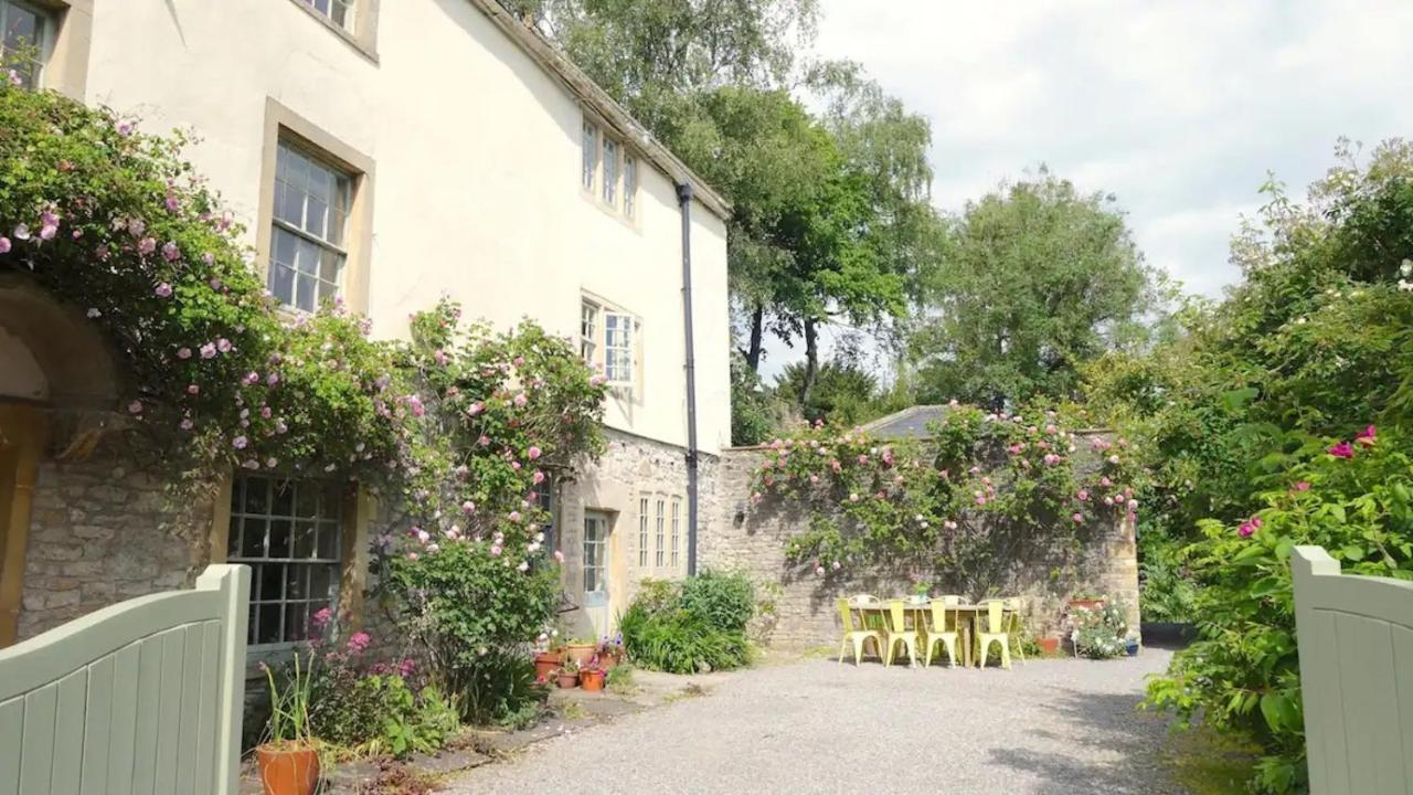 Lovely Property In The Heart Of Somerset, Sleeps 9 Shepton Mallet Bagian luar foto