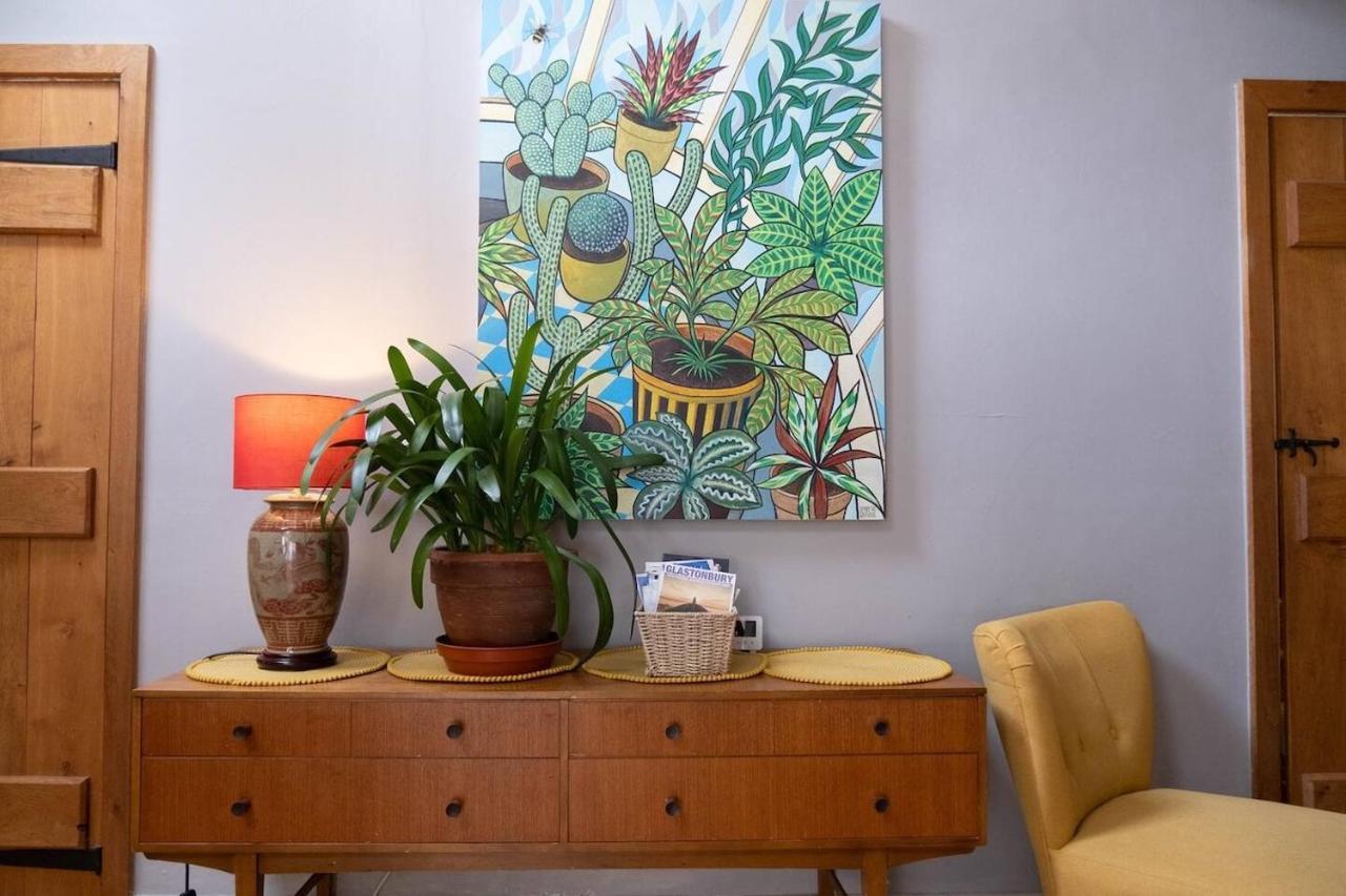 Lovely Property In The Heart Of Somerset, Sleeps 9 Shepton Mallet Bagian luar foto