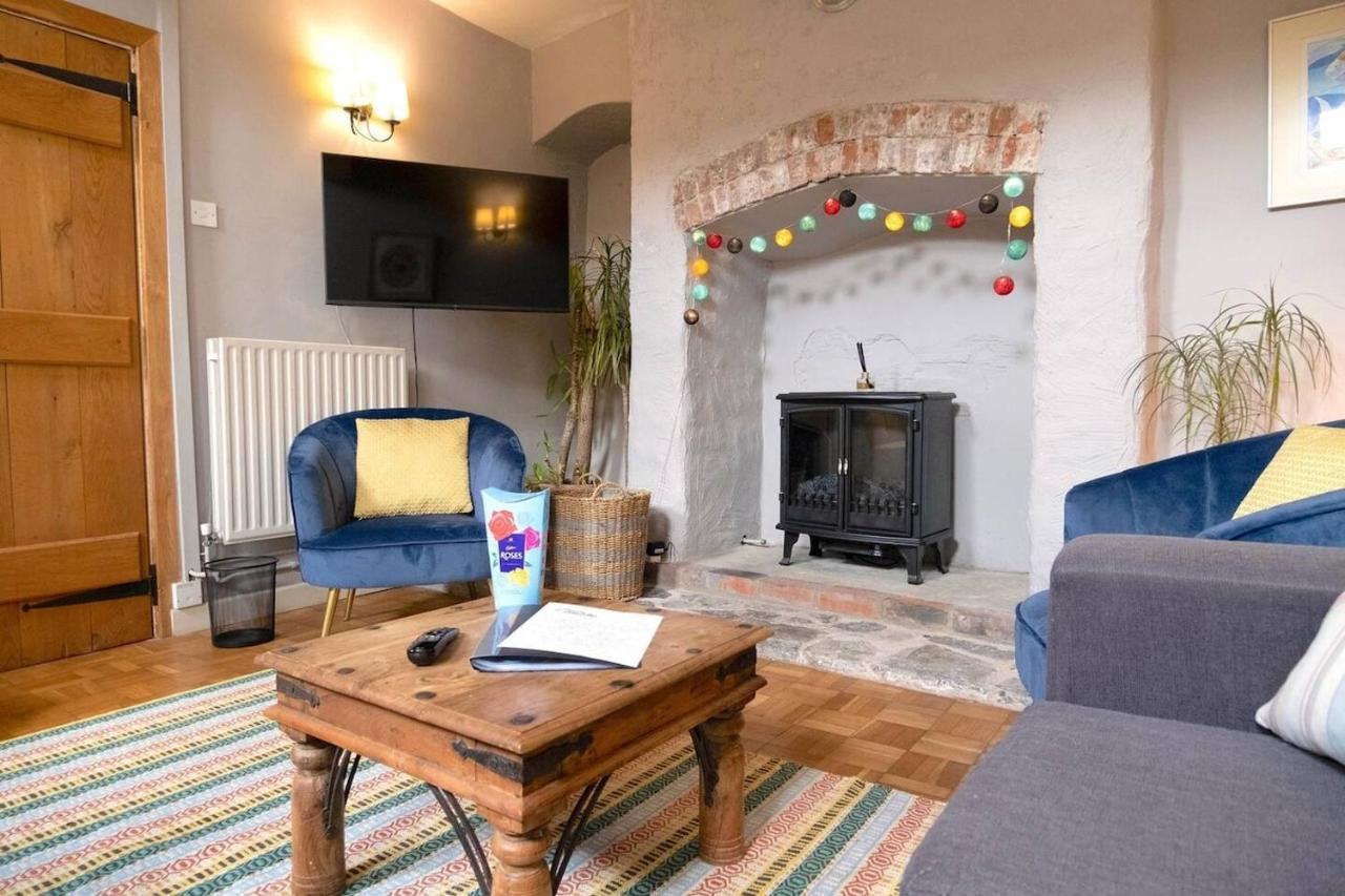 Lovely Property In The Heart Of Somerset, Sleeps 9 Shepton Mallet Bagian luar foto
