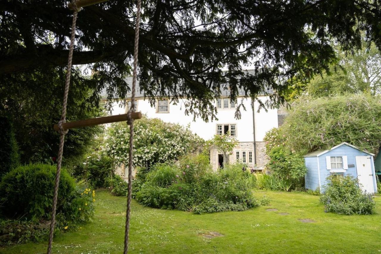 Lovely Property In The Heart Of Somerset, Sleeps 9 Shepton Mallet Bagian luar foto