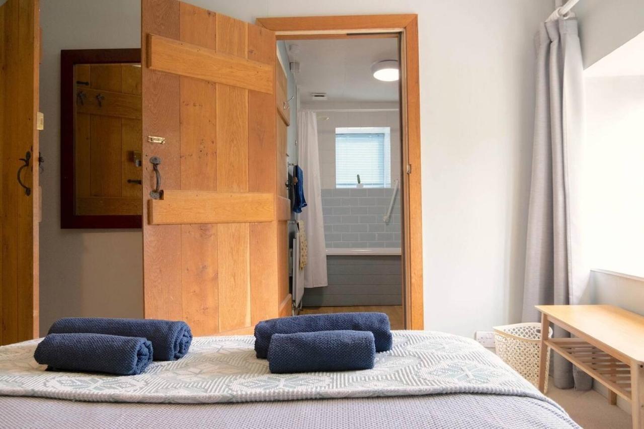 Lovely Property In The Heart Of Somerset, Sleeps 9 Shepton Mallet Bagian luar foto